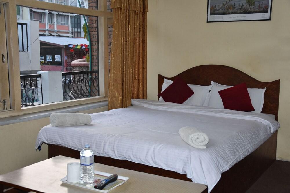 Hotel Holy Lodge Katmandu Kültér fotó