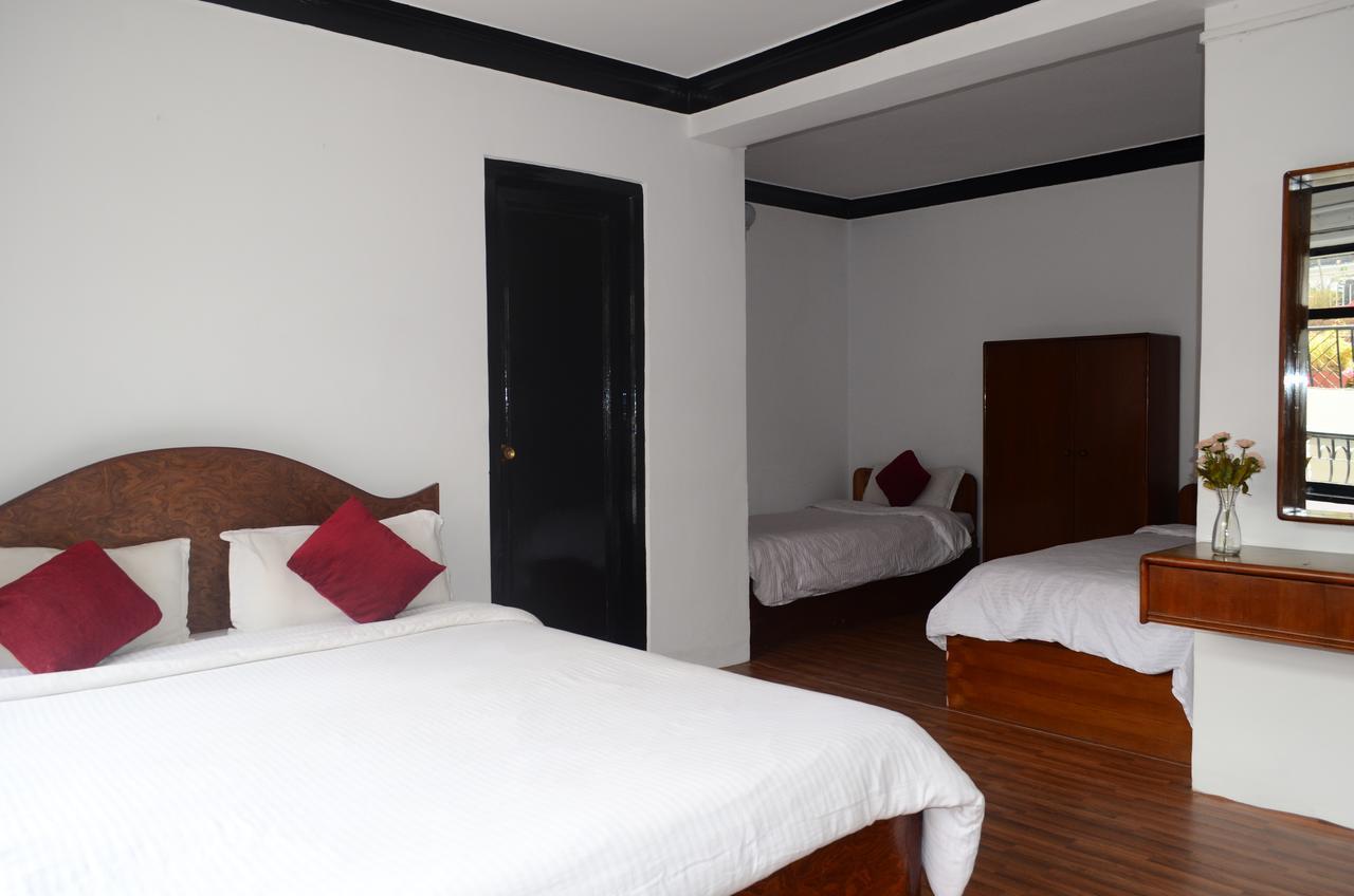 Hotel Holy Lodge Katmandu Kültér fotó