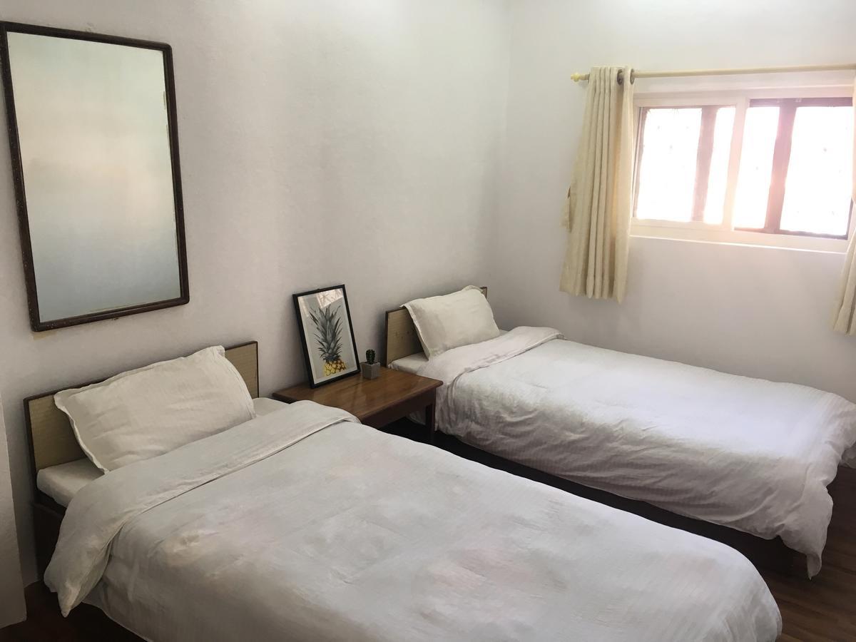 Hotel Holy Lodge Katmandu Kültér fotó