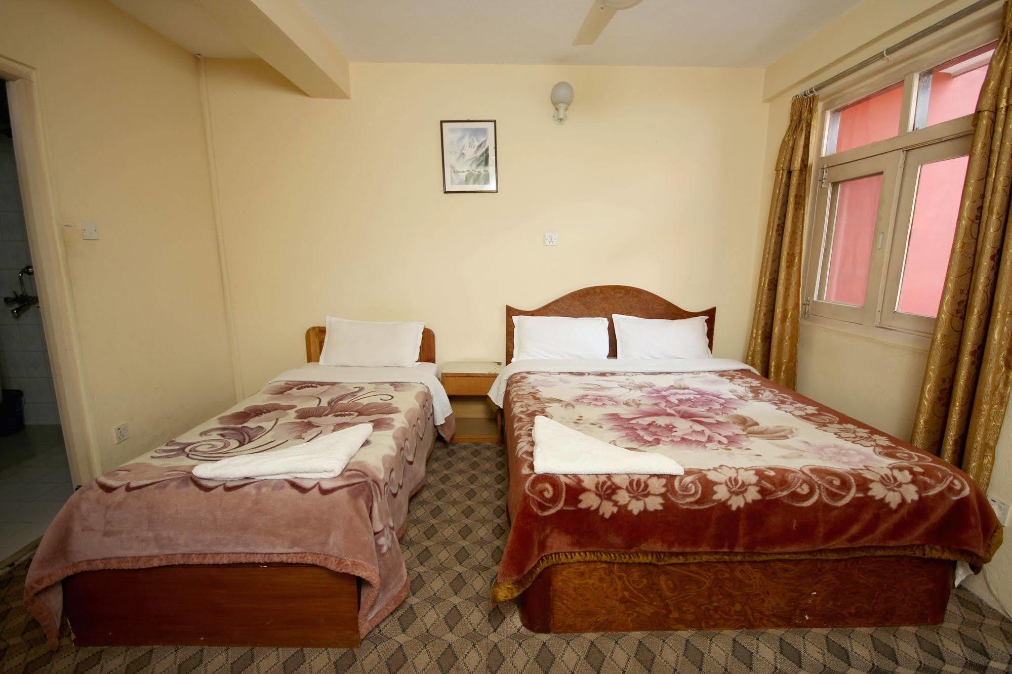 Hotel Holy Lodge Katmandu Kültér fotó