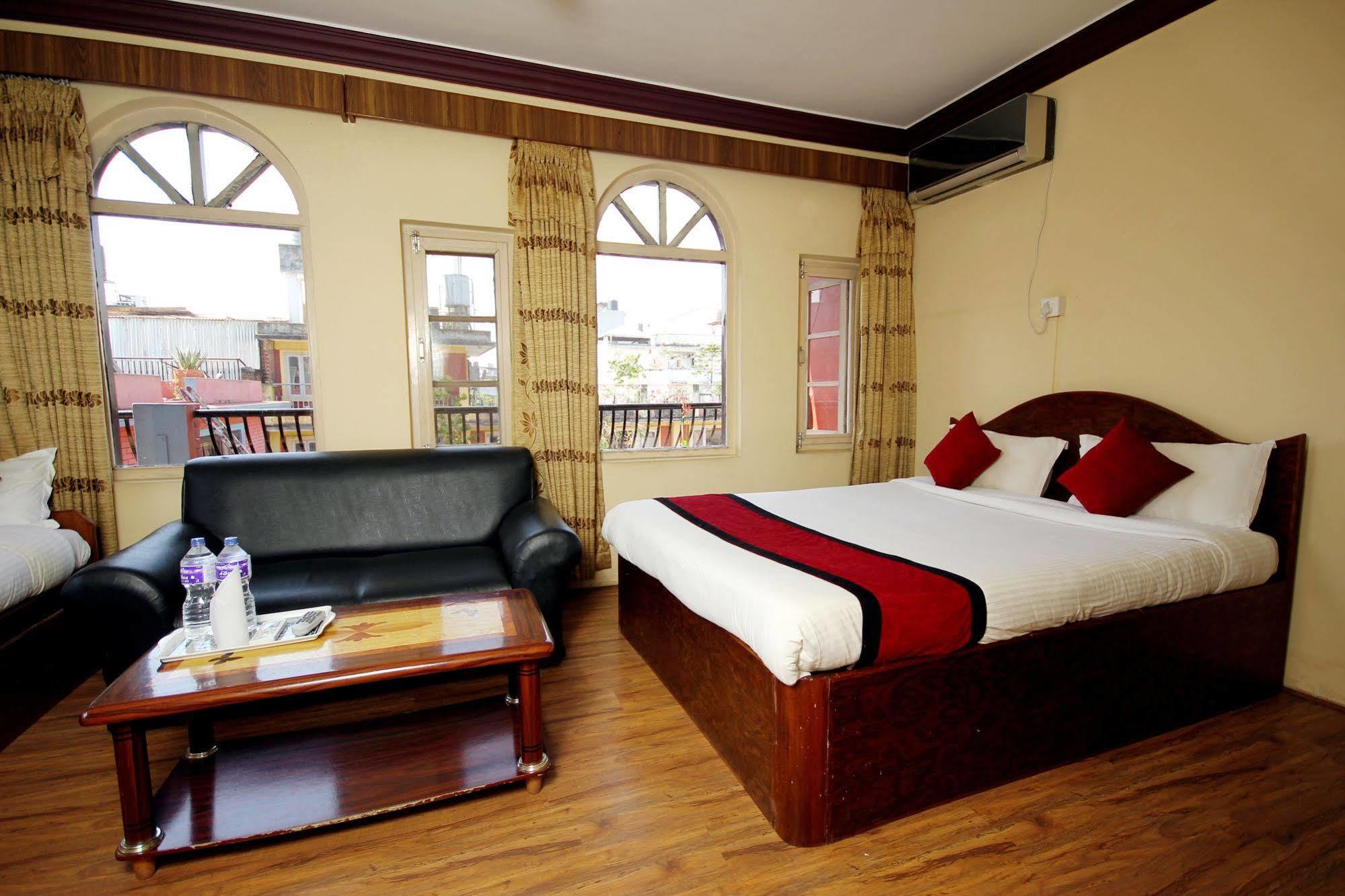 Hotel Holy Lodge Katmandu Kültér fotó